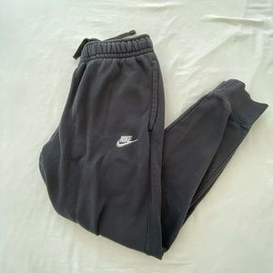 black nike women’s sweatpants size SMALL